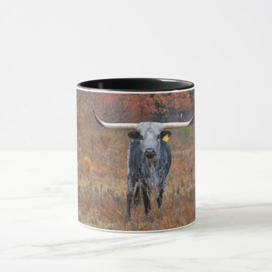 Nuances de gris Longhorn Cow Farm Art Mug (Centre)