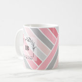 Nuances de rayures roses Monogramme Mug (Devant gauche)