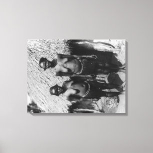 Nubische vrouwen staan voor de Hut Foto Canvas Afdruk