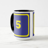 Number 5 mok (Voorkant links)