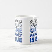 Numéro Bleu De L'Alphabet Drôle Mug (Centre)