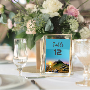 Numéro de la table de coucher du soleil de montagn