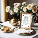 Numéro De Table Alice au pays des merveilles<br><div class="desc">Magnifiquement conçu vintage Alice in Wonderland panneaux de numéro de table. Parfait pour un événement sur le thème d'Alice in Wonderland. Le design présente notre Alice d'origine dessinée à la main, assise dans une chaise vintage verte, portant une couronne royale et tenant un bâton royal à la main. Le numéro...</div>