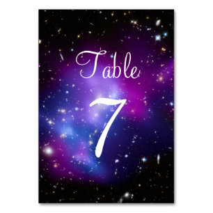 Numéro De Table Amas de galaxies violettes Photo céleste de l'espa