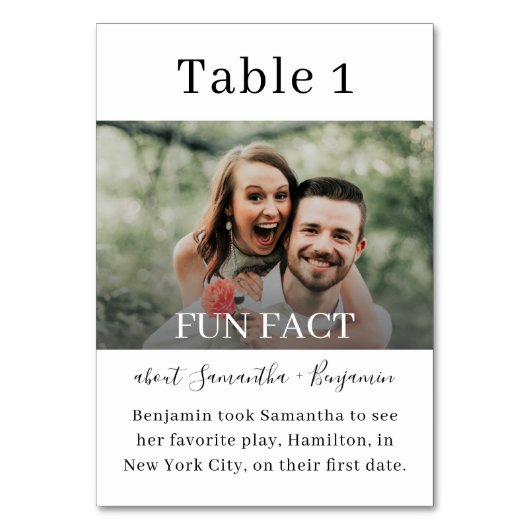 Numéro De Table Black & White Fun Facts Photo Mariage Table Card (Par défaut)