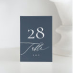Numéro De Table Blanc sur bleu marine | Calligraphie Mariage moder<br><div class="desc">Blanc sur bleu marine | Calligraphie Moderne Mariage Numéro de table - moderne et impressionnant - partie d'une collection</div>