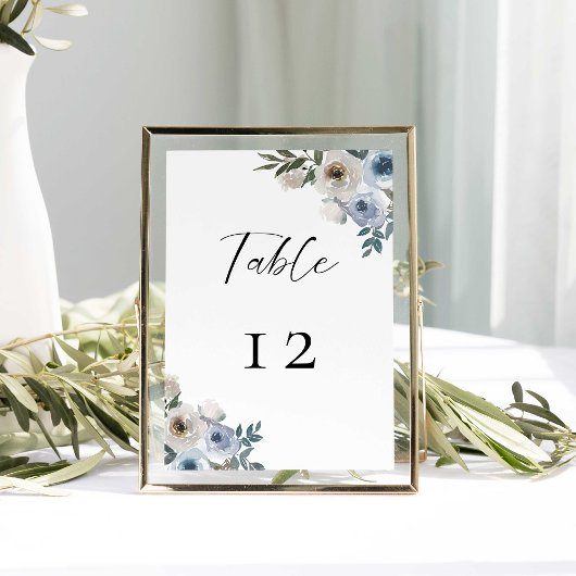 Numéro De Table Bleu Dusty Mariage Floral Élégant Simple