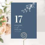 Numéro De Table Bleu Élégant, Mariage botanique minimal<br><div class="desc">Guidez vos invités à leur table avec cette élégante carte de numéro de table bleu et blanc mariage. Design élégant et simple avec des noms sur le côté avec le "et" dans la calligraphie manuscrite moderne. Détail délicat du coin botanique dessiné à la main. Veuillez placer une commande individuelle pour...</div>