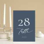 Numéro De Table Calligraphie bleu blanc et marine Mariage moderne<br><div class="desc">Calligraphie bleu marine et blanc Mariage moderne Numéro de table - moderne et impressionnant - partie d'une collection</div>