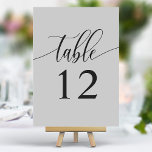 Numéro De Table Calligraphie de mariage minimaliste gris clair<br><div class="desc">Guidez vos invités à leur place avec ces numéros de table de mariage élégants et gris clair. Dotés d'un design minimaliste avec une calligraphie moderne, ces numéros de table ajoutent une touche de sophistication à votre réception de mariage. Le fond doux et la typographie élégante et claire assurent une lisibilité...</div>