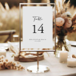 Numéro De Table Calligraphie minimaliste Mariage élégant moderne<br><div class="desc">Cette calligraphie minimaliste moderne élégant numéro de table de mariage est parfait pour un mariage rustique. Le design sobre et élégant présente une typographie de script classique et sophistiquée en noir et blanc. Il s'agit d'un numéro de table recto-verso. Ajoutez chaque numéro de table dont vous avez besoin à votre...</div>