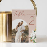 Numéro De Table Camélia vintage. Mariage photo en arc rose pâle<br><div class="desc">Élégant script floral mariage Numéro de table avec fleur de camélia vintage et photo dans les tons rose pâle pastel,  rougissant poussiéreux,  couleurs crème. Veuillez me contacter si vous avez besoin d'autres articles.</div>
