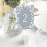 Numéro De Table Charmante bleu rouille blanc romantique fleurs flo<br><div class="desc">Guidez vos invités avec élégance avec cette carte de numéro de table mariage romantique, avec le même cadre fleuri de style folk blanc sur arrière - plan bleu poussiéreux qui coordonne magnifiquement avec votre suite d'invitation. La bordure florale dessinée à la main apporte une touche romantique et artistique tout en...</div>
