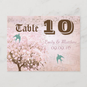 Numéro de table d'arbre à feuilles en forme de cœu