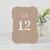 Numéro de table de mariage à découper en écriture (Debout devant)