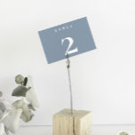 Numéro de table de Mariage bleu poussiéreux minima<br><div class="desc">Numéro de table de Mariage de script minimaliste élégant. Découvrez toute la collection pour un thème mariage de coordonnées. Dm pour conseil ou personnalisation</div>