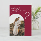 Numéro de table de mariage moderne avec arche en B (Debout devant)