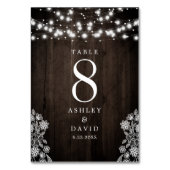 Numéro De Table Dentelle Et Chaîne De Bois Éclairent Mariage Rusti (Par défaut)