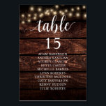 Numéro De Table Dîner mariage, Invités Rustiques Tableau De assise<br><div class="desc">Dîner mariage Table d'hôtes Carte,  Script rustique moderne,  Feux à cordes,  chalet arrière - plan en bois foncé Customisez le texte avec vos noms d'invités mariages et le numéro de table.</div>