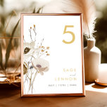 Numéro de table du Fleur sauvage lunaire<br><div class="desc">Ce numéro de table Whimsical Fleur sauvage est parfait pour votre mariage boho simple et élégant. Les fleurs sauvages minimalistes d'aquarelle vous feront vivre votre vision ! Le design de jolies fleurs blanches et dorées, avec des touches de violet et de jaune, complètera votre rêve de mariage floral d'automne minimal...</div>