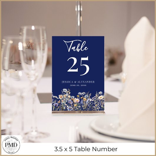 Numéro De Table Dusty Blue Fleurs sauvages Élégant Script Mariage 