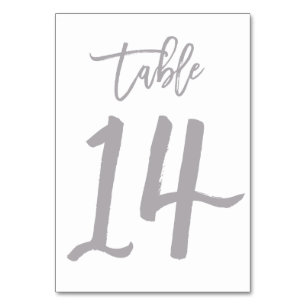 Numéro de table élégant écrit à la main argent T