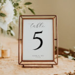 Numéro De Table Élégant minimaliste moderne Mariage noir blanc<br><div class="desc">Cette carte de numéro de table élégante est conçue pour ajouter une touche raffinée à votre décor de mariage ou d'événement spécial. Disposant d'une disposition minimaliste avec un numéro audacieux et une calligraphie délicate, il rend les affectations de table claires tout en complétant une variété de styles, du moderne au...</div>