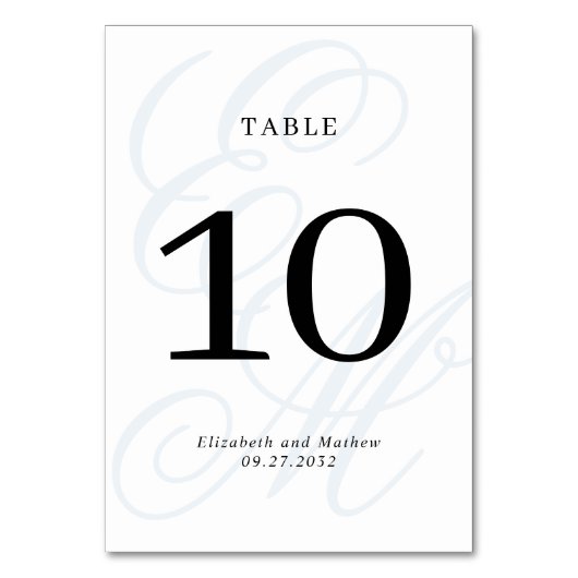 Numéro De Table Élégant Script Dusty Blue Monogram Mariage (Par défaut)