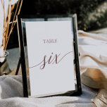 Numéro De Table Élégante calligraphie or Rose Table Six<br><div class="desc">Cette élégante calligraphie rose en or tableau six numéro de table est parfaite pour un mariage simple. Le design neutre présente une carte minimaliste décorée avec une typographie romantique et fantaisiste de feuille d'or rose. La carte s'imprime à l'avant et à l'arrière (double face). Les autres numéros de tableau de...</div>