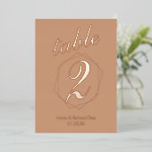 Numéro de table en feuille métallique à bordure gé (Debout devant)