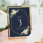 Numéro De Table Fleurs blanches, Fleurs de crème, Boho, Numéros de<br><div class="desc">Ajoutez une touche personnelle à votre fête mariage avec ces objets de fête élégants et mémorables ! Le design présente des fleurs d'aquarelle blanche,  de la verdure et un cadre doré sur arrière - plan bleu marine.</div>