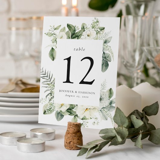 Numéro De Table Fleurs blanches luxuriantes et verdure encadrent l