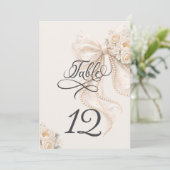 Numéro de table floral à ruban élégant (Debout devant)