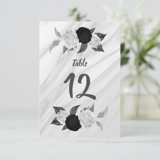 Numéro de table floral noir et blanc romantique (Debout devant)