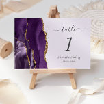 Numéro De Table Mariage d'agate d'or violet<br><div class="desc">Le bord gauche de cette élégante carte de numéro de table mariage moderne comporte une bordure d'aquarelle violette ornée d'une parties scintillant en faux or. Le texte personnalisable combine écriture manuscrite grise de fusain,  et polices italique et cuivre sur un arrière - plan lavande.</div>