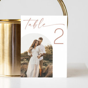 Numéro De Table Mariage de script rose Photo minimaliste d'arc
