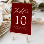 Numéro De Table Mariage d'élégance moderne de Bourgogne<br><div class="desc">Cartes de numéro de table mariage tendance et minimaliste avec lettrage moderne blanc avec "Table" dans un script de calligraphie moderne. Le design est composé d'un arrière - plan bordeaux ou d'une couleur de votre choix. Le dessin se répète à l'arrière. Pour commander les cartes de table : ajoutez votre...</div>