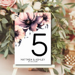 Numéro De Table Mariage floral rose rose et élégant moderne<br><div class="desc">Joli et simple design moderne rose, noir et blanc fleur mariage. Un look classique mais fantaisiste avec des fleurs de couleur rose, noire, grise et crème avec des polices noires et du lettrage moderne. Modifiez tout le texte à vos propres informations. Vous pouvez même changer la couleur arrière - plan...</div>