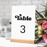 Numéro De Table Mariage noir et blanc rétro élégant<br><div class="desc">Un thème rétro chic : adoptez ce design typographique légèrement vintage et élégant pour votre papeterie mariage,  avec un thème classique noir et blanc. Texte,  couleurs et arrière - plans personnalisables.</div>