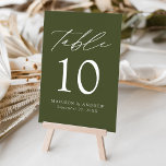 Numéro De Table Mariage vert olive élégant moderne<br><div class="desc">Cartes de numéro de table mariage tendance et minimaliste avec lettrage moderne blanc avec "Table" dans un script de calligraphie moderne. Le design est composé d'un arrière - plan vert olive ou d'une couleur de votre choix. Le dessin se répète à l'arrière. Pour commander les cartes de table : ajoutez...</div>