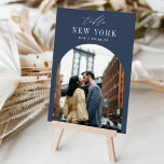 Numéro De Table Mariage Voyage Destination Photo & Nom<br><div class="desc">Ajoutez une touche de finition spéciale à vos tables de réception de mariage avec ces cartes de numéro de table photo personnalisées. Nommez chaque table après une destination de voyage mémorable et ajoutez une photo et le nom de destination à ces détenteurs uniques de cartes. Votre photo est alignée en...</div>