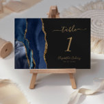 Numéro De Table Marine Blue Gold Agate Dark Mariage<br><div class="desc">Le bord gauche de cette élégante carte de numéro de table mariage moderne comporte une bordure marine couleur aquarelle ornée d'une parties scintillant en faux or. Le texte personnalisable combine écriture manuscrite couleur or,  italique et polices de cuivre sur un arrière - plan non noir.</div>