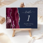 Numéro De Table Moderne Burgundy Argent Agate Marine Mariage bleu<br><div class="desc">Le bord gauche de cette élégante carte de numéro de table mariage moderne comporte une bordure d'aquarelle bordeaux et ornée d'une parties scintillant en faux argent. Le texte personnalisable combine écriture gris argenté,  italique et cuivre sur un arrière - plan bleu marine.</div>