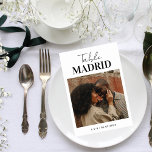 Numéro De Table Moderne Chic Voyage Destination Thème Photo Mariag<br><div class="desc">Décorez vos tables mariages avec cette carte élégante,  avec votre photo et votre texte personnalisés. Ajoutez facilement vos propres détails en cliquant sur l'option "personnaliser".</div>