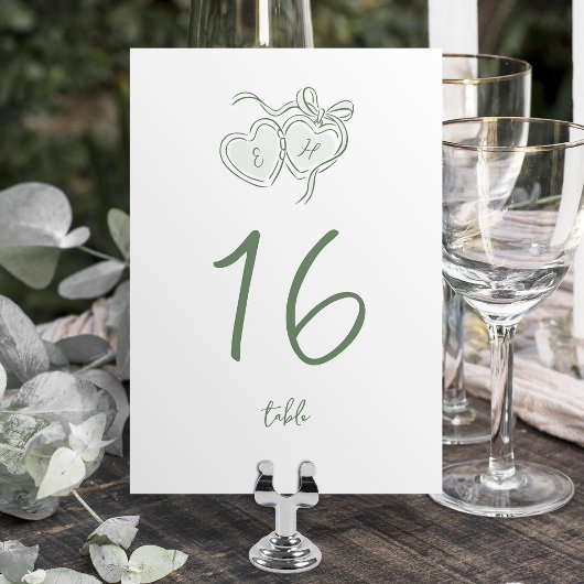 Numéro De Table Monogramme de coeurs dessinés à la main pour maria