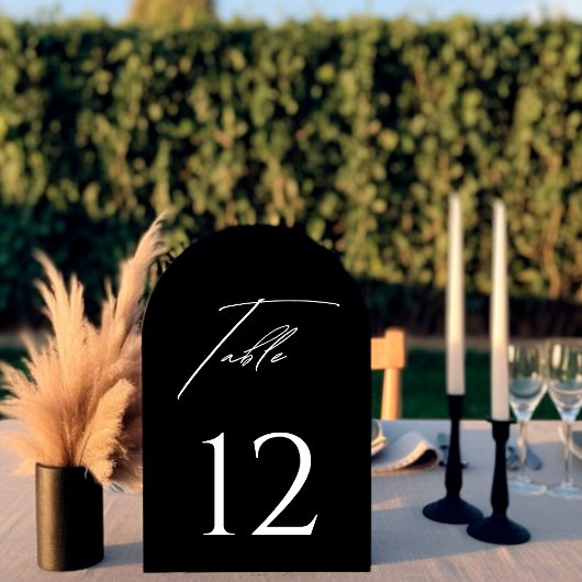 Numéro de table noir et blanc élégant arqué