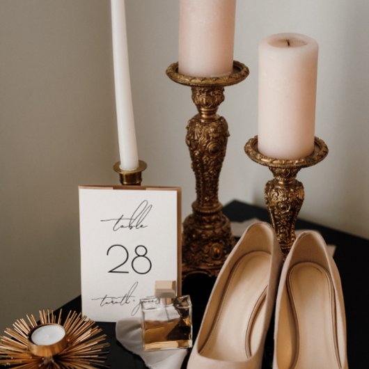 Numéro De Table Noir sur blanc Script Mariage élégant