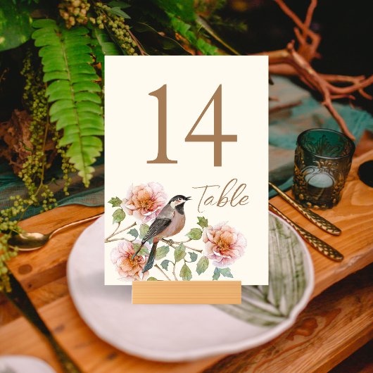 Numéro De Table Oiseau dans une robe de mariée florale