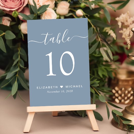 Numéro De Table Réception de mariage Chic Script Bleu Poussiéreux