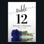 Numéro De Table Reflet Marine Blue Rose Mariage élégant<br><div class="desc">Ces belles cartes de numéro de table faciliteront la recherche de sièges à votre réception de mariage. Dispose d'un design magnifique avec la calligraphie en dentelle et un seul rose bleu marine sur son côté avec des vagues ondulées et des reflets. Il y a de la place pour les noms...</div>